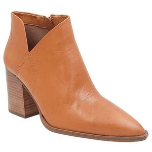 Women’s AREZZO Cora low block heel ankle boots- Seiva brown leather. Size 5.5